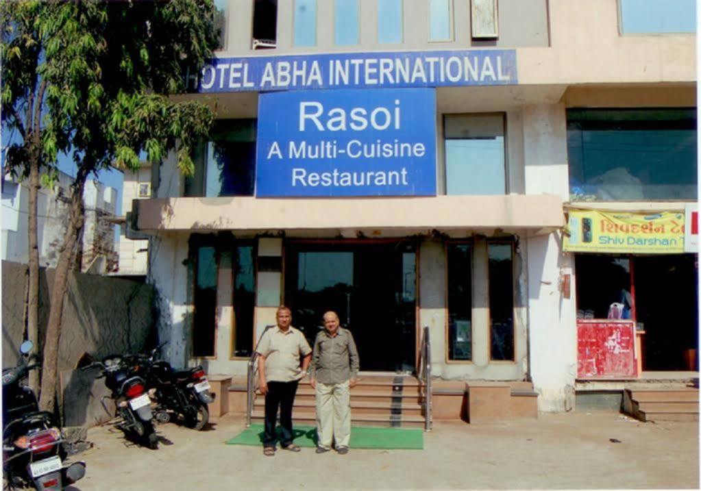 Hotel Abha International Bhuj Bagian luar foto